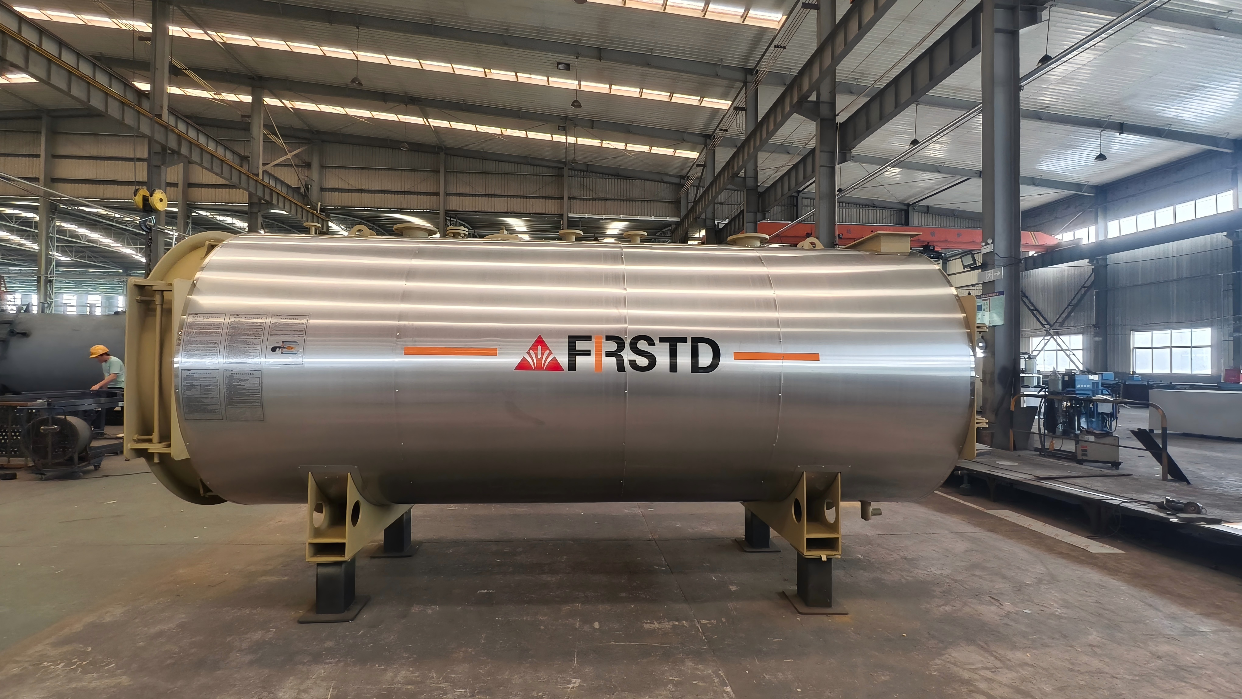 Изготовленный на заказ высокоэффективный водогрейный котел Firstd Boiler отправлен в Россию для обеспечения экологичного теплоснабжения местного нефтегазового проекта